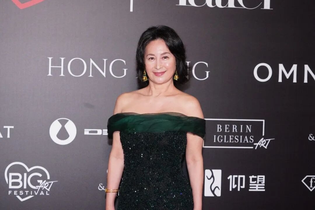 何超琼突然清仓，套现近10亿元！